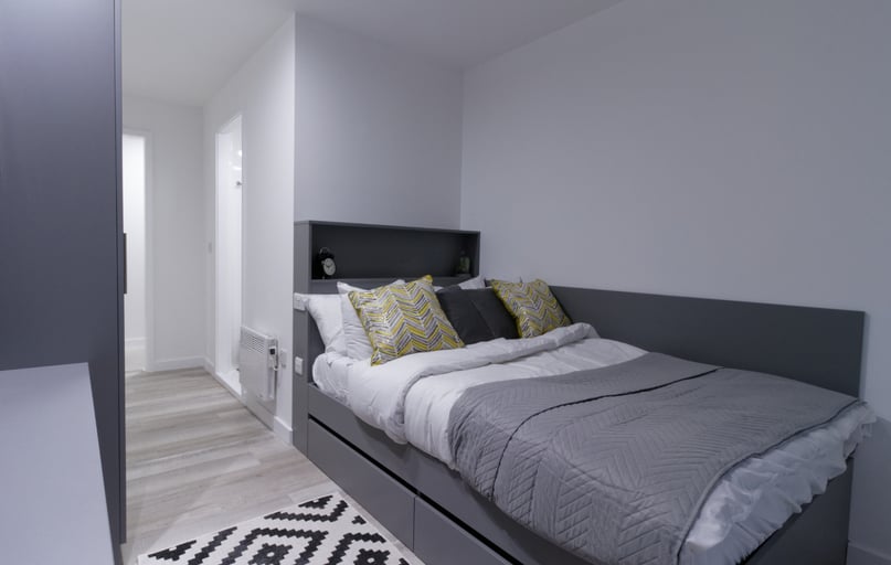 Classic En Suite, Oldway Centre, 39 High Street, City Centre, Swansea - Image 1